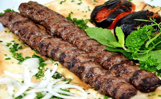 آشپزخانه جوان (  دلاوریان )